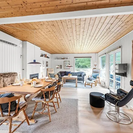 Holiday home Magrete - 900m From The Sea By Interhome *